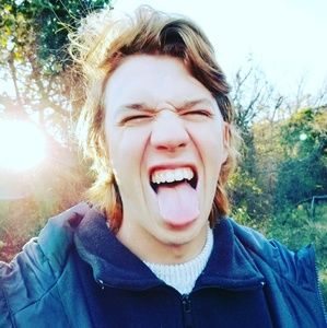 Meet your Posher, Collin